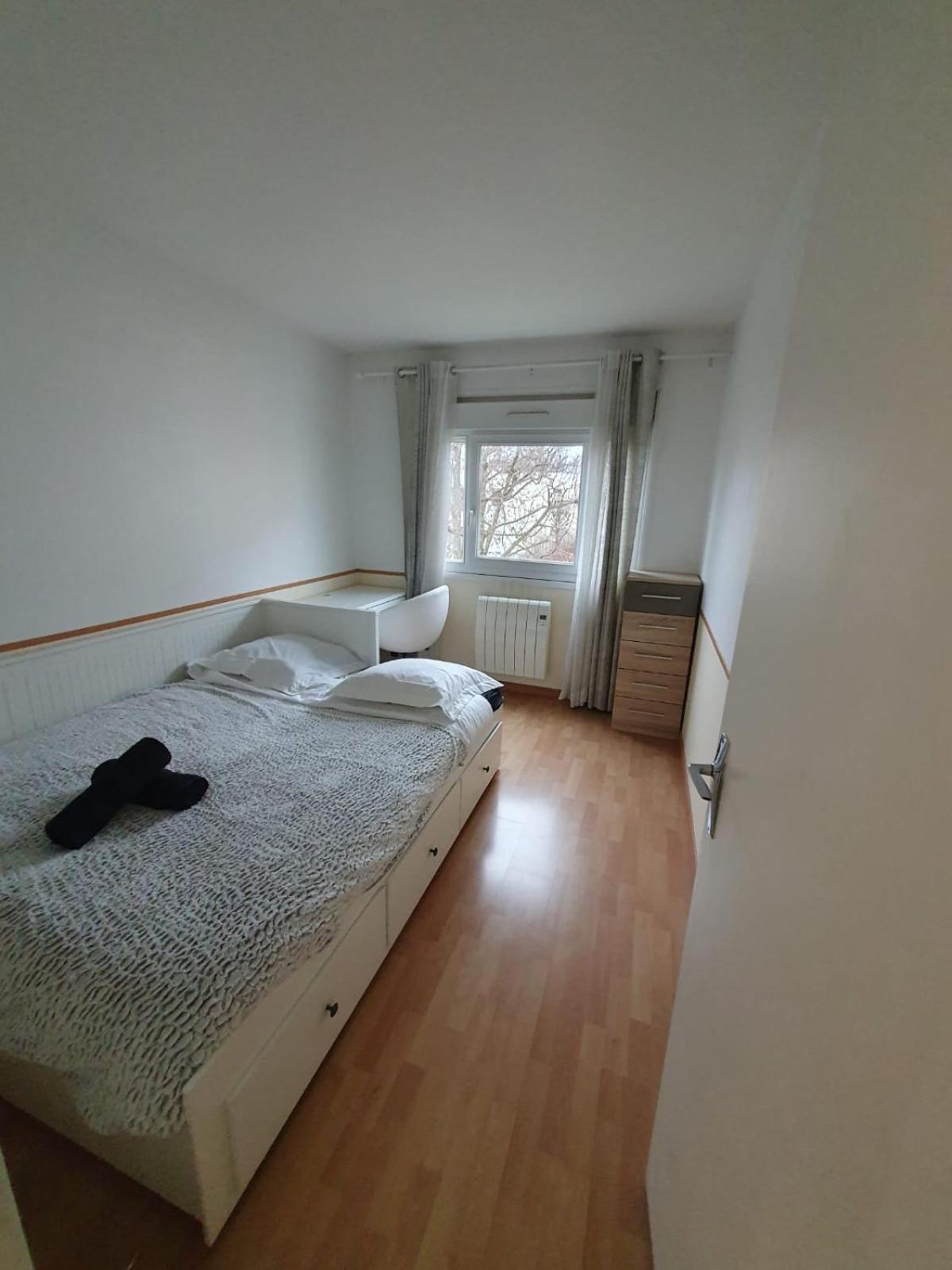 Apartament F3 Avec Balcon 5 Min Gare Sqy Et Parking Gratuit Guyancourt Zewnętrze zdjęcie